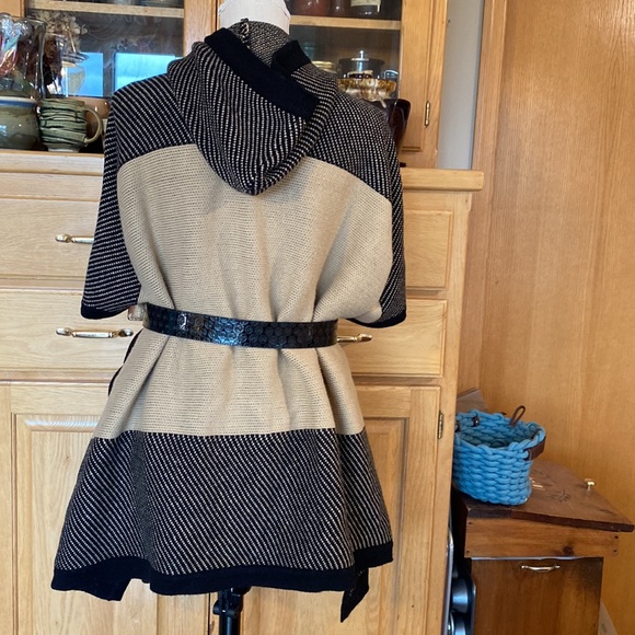 Gorgeous Hooded PONCHO! 🔥HOT ITEM🔥 KASPER Spacious L /XL Womens NEW! 🍁🎄 - Picture 4 of 17